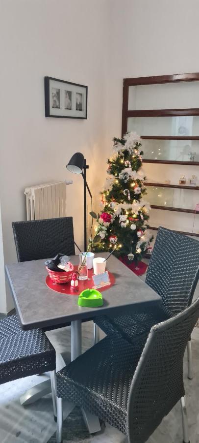 Le Ginestre In Centro Bed and Breakfast Salerno Rum bild