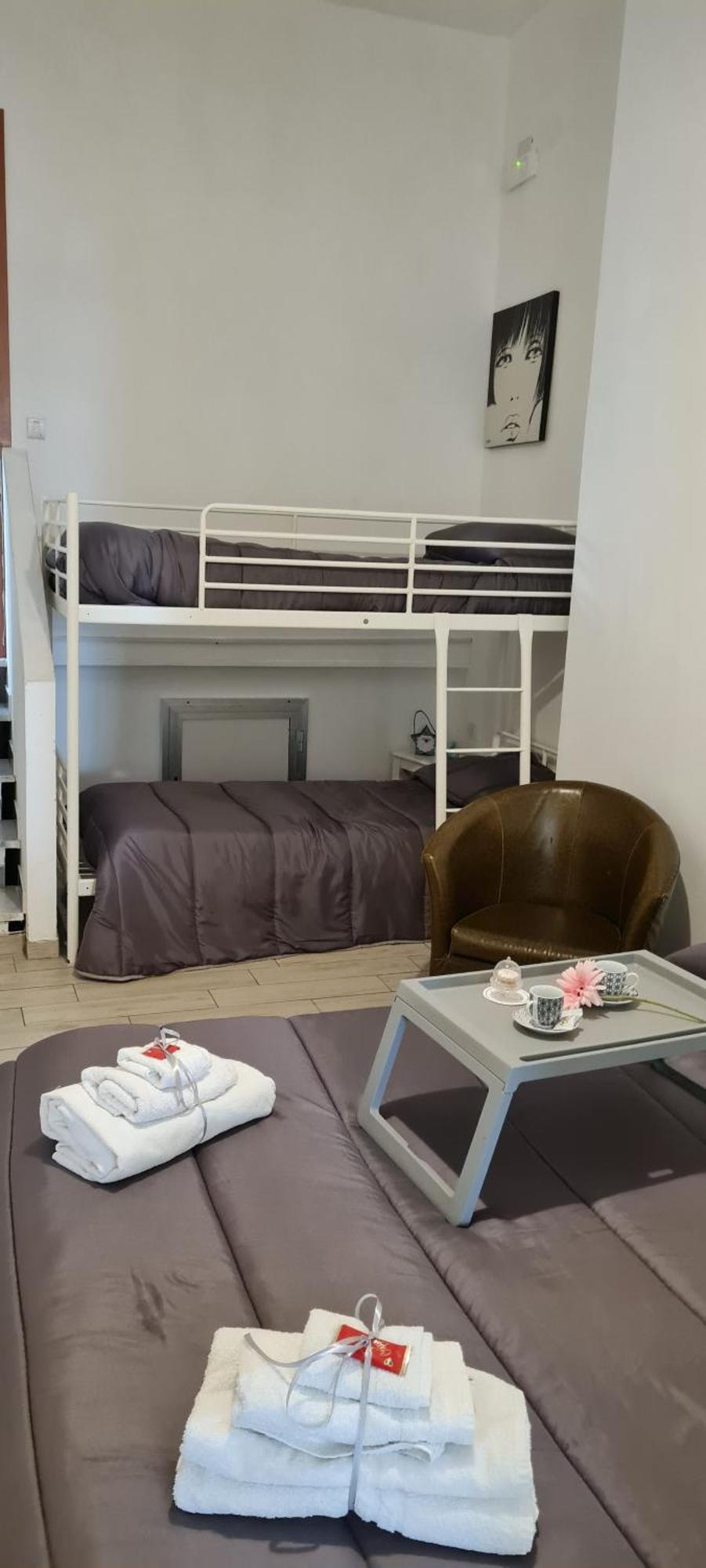 Le Ginestre In Centro Bed and Breakfast Salerno Rum bild